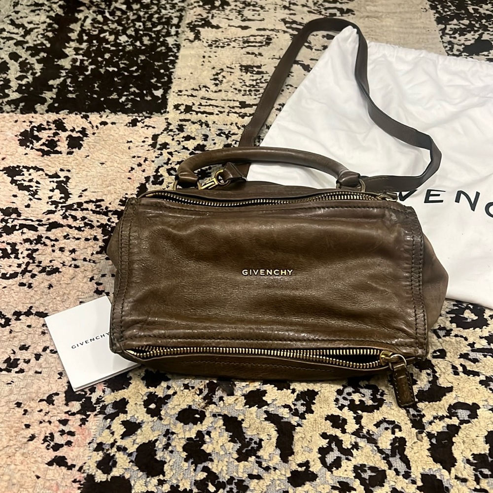 Givenchy distressed pandora bag,no low ballers